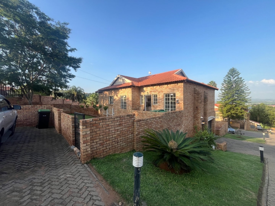 4 Bedroom Property for Sale in Safari Gardens North West